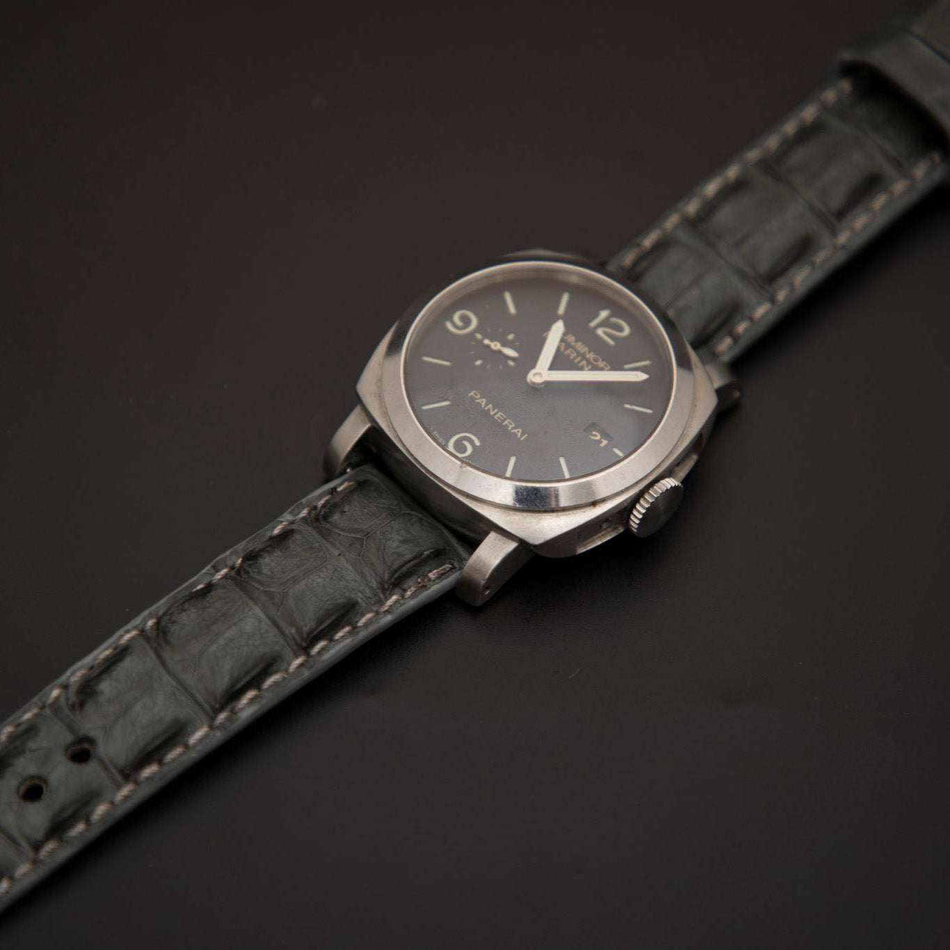 GREY CROCODILE HORNBACK LEATHER STRAP