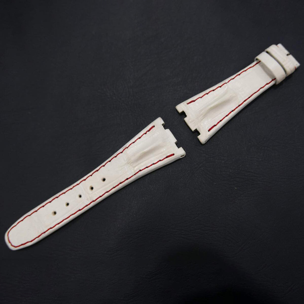 WHITE CROCODILE HORNBACK LEATHER STRAP