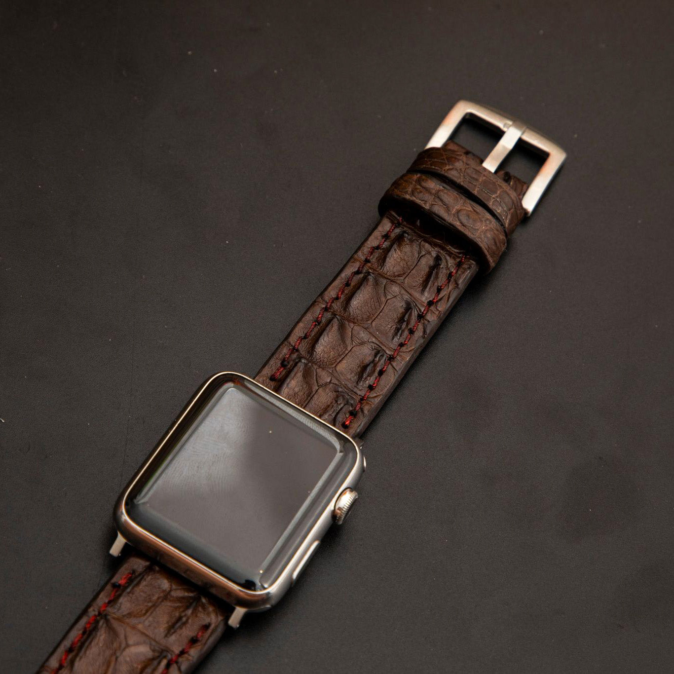 BROWN CROCODILE HORNBACK LEATHER STRAP