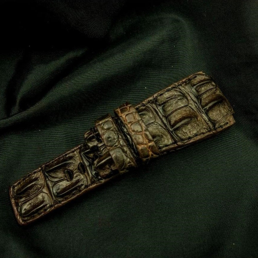 BROWN CROCODILE HORNBACK LEATHER STRAP
