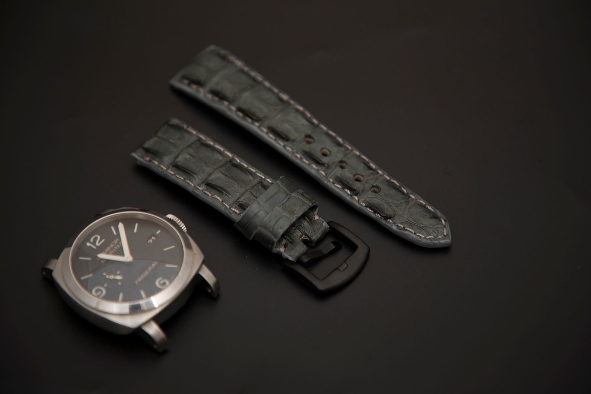 GREY CROCODILE HORNBACK LEATHER STRAP - Lac Crado