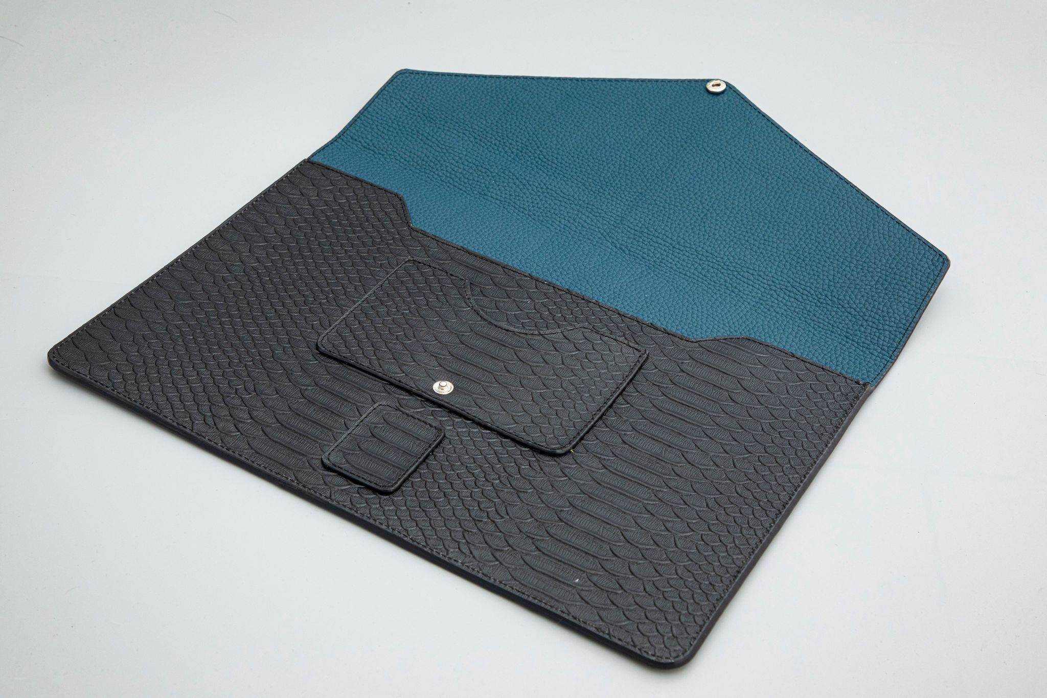 BLACK HANDMADE GENUINE CALF LAPTOP SLEEVE