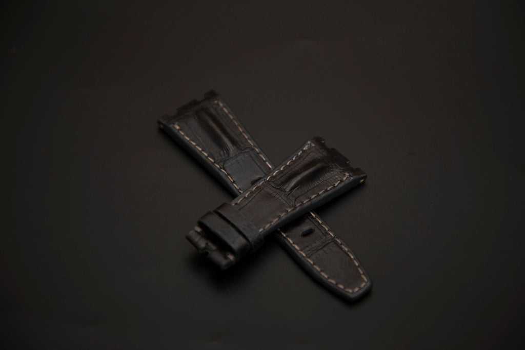 GREY CROCODILE HORNBACK LEATHER STRAP