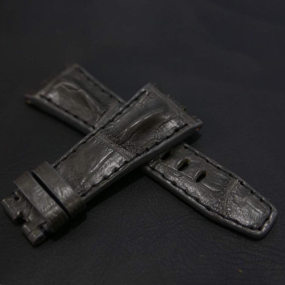 GREY CROCODILE HORNBACK LEATHER STRAP