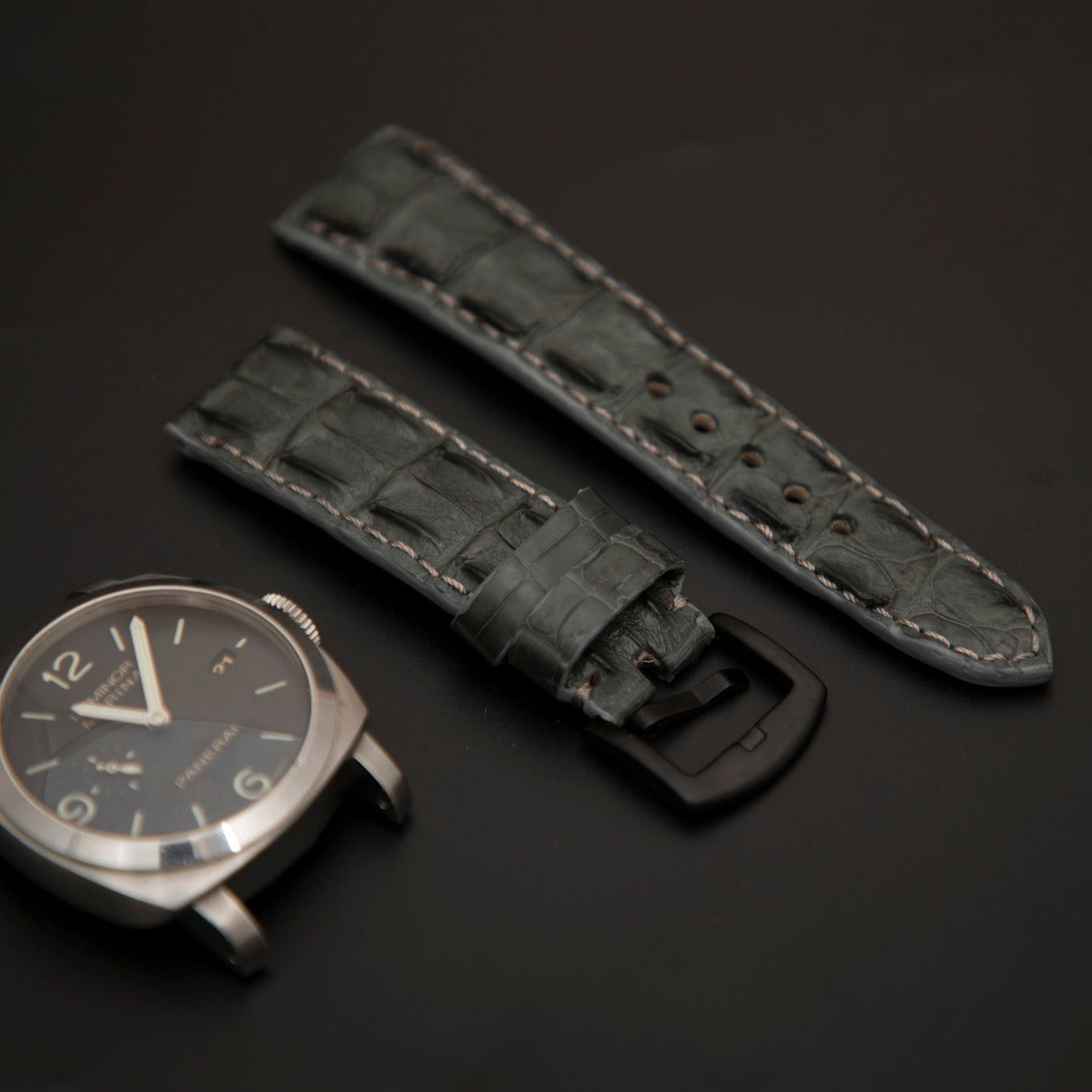 GREY CROCODILE HORNBACK LEATHER STRAP