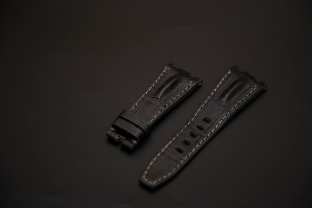 GREY CROCODILE HORNBACK LEATHER STRAP