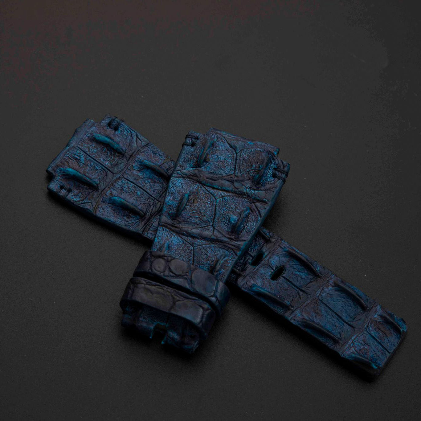 BLUE CROCODILE HORNBACK LEATHER STRAP