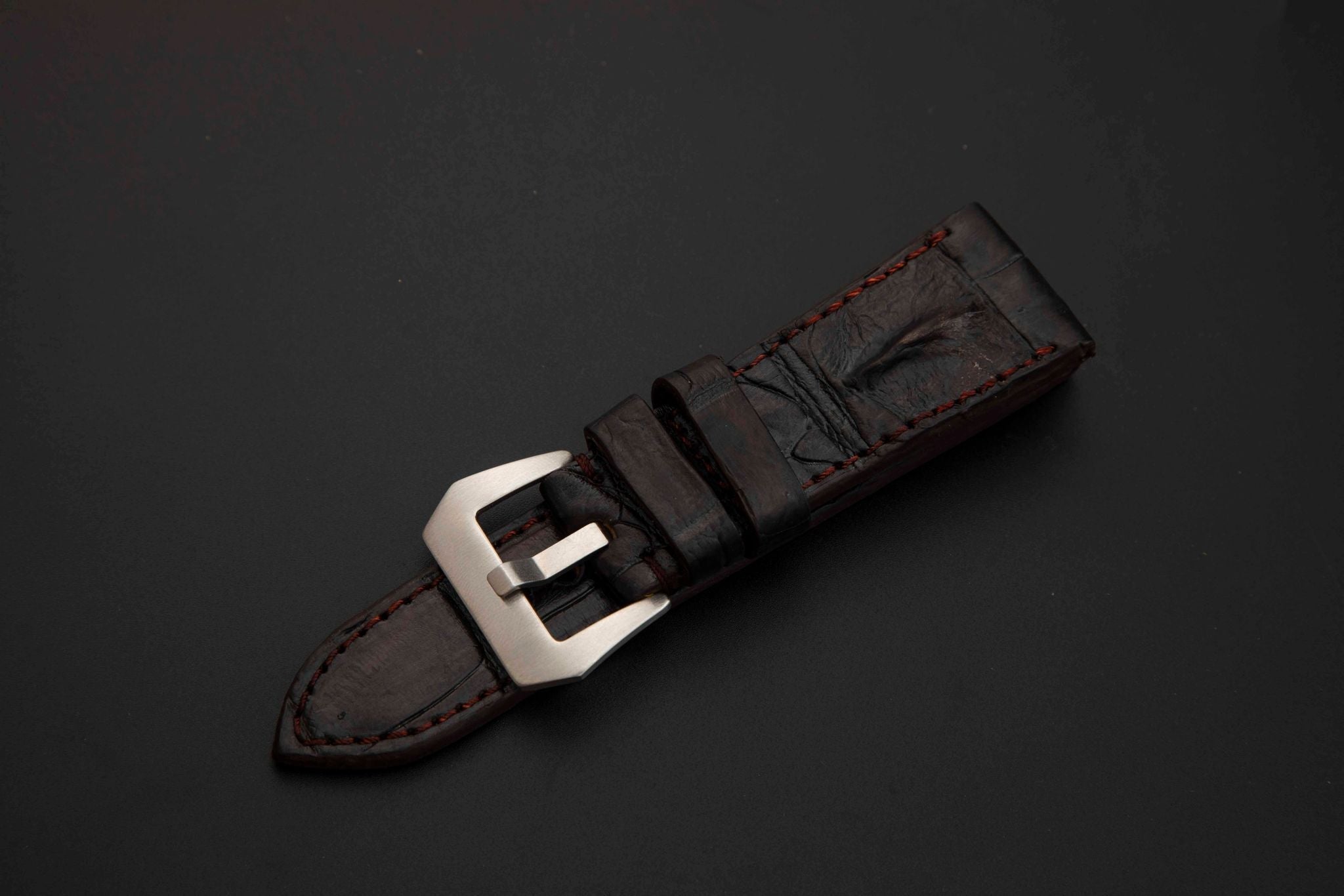 BROWN CROCODILE HORNBACK LEATHER STRAP
