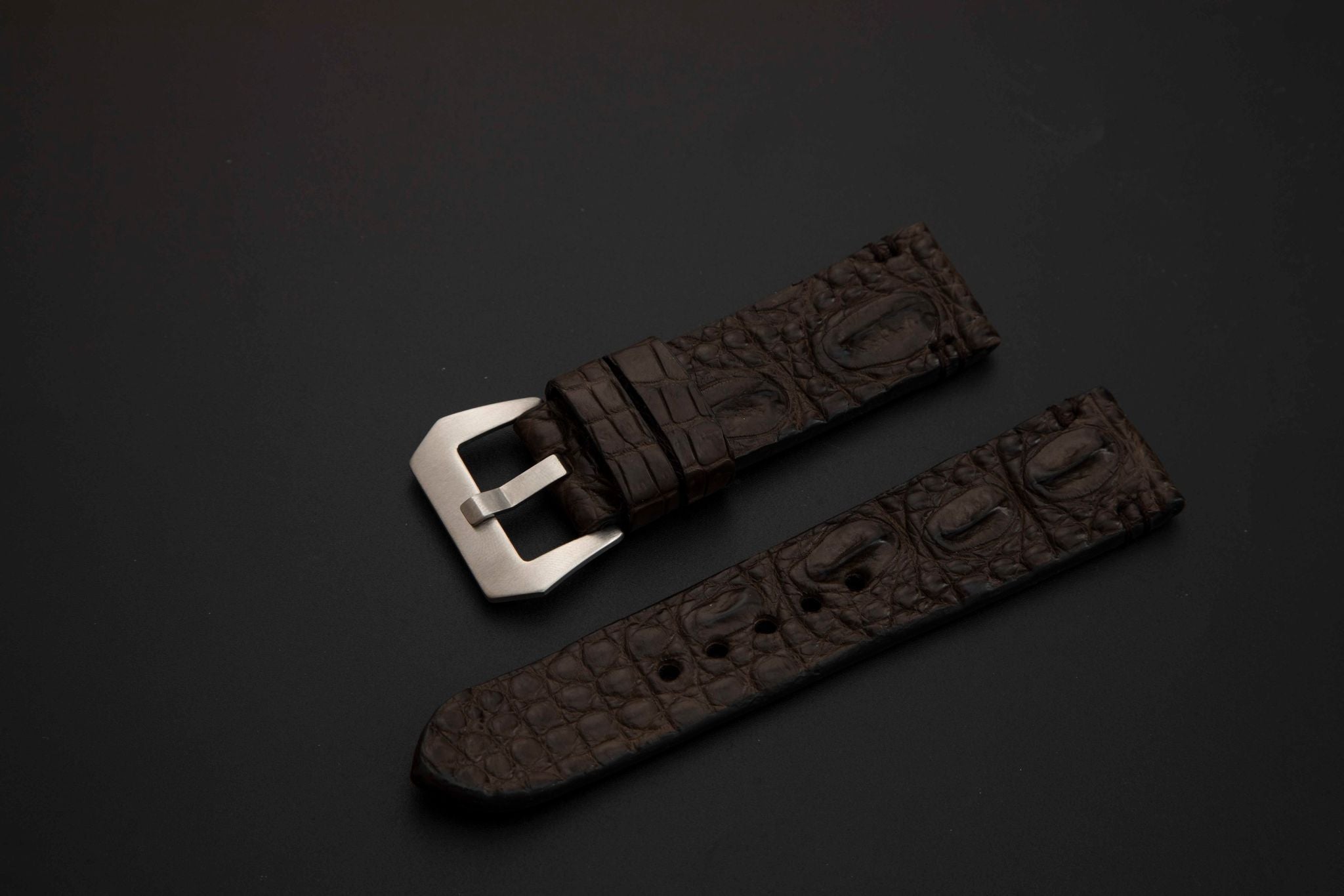 BROWN CROCODILE HORNBACK LEATHER STRAP