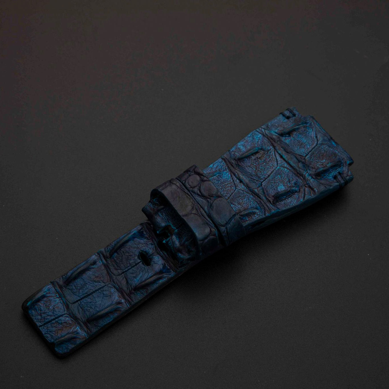 BLUE CROCODILE HORNBACK LEATHER STRAP