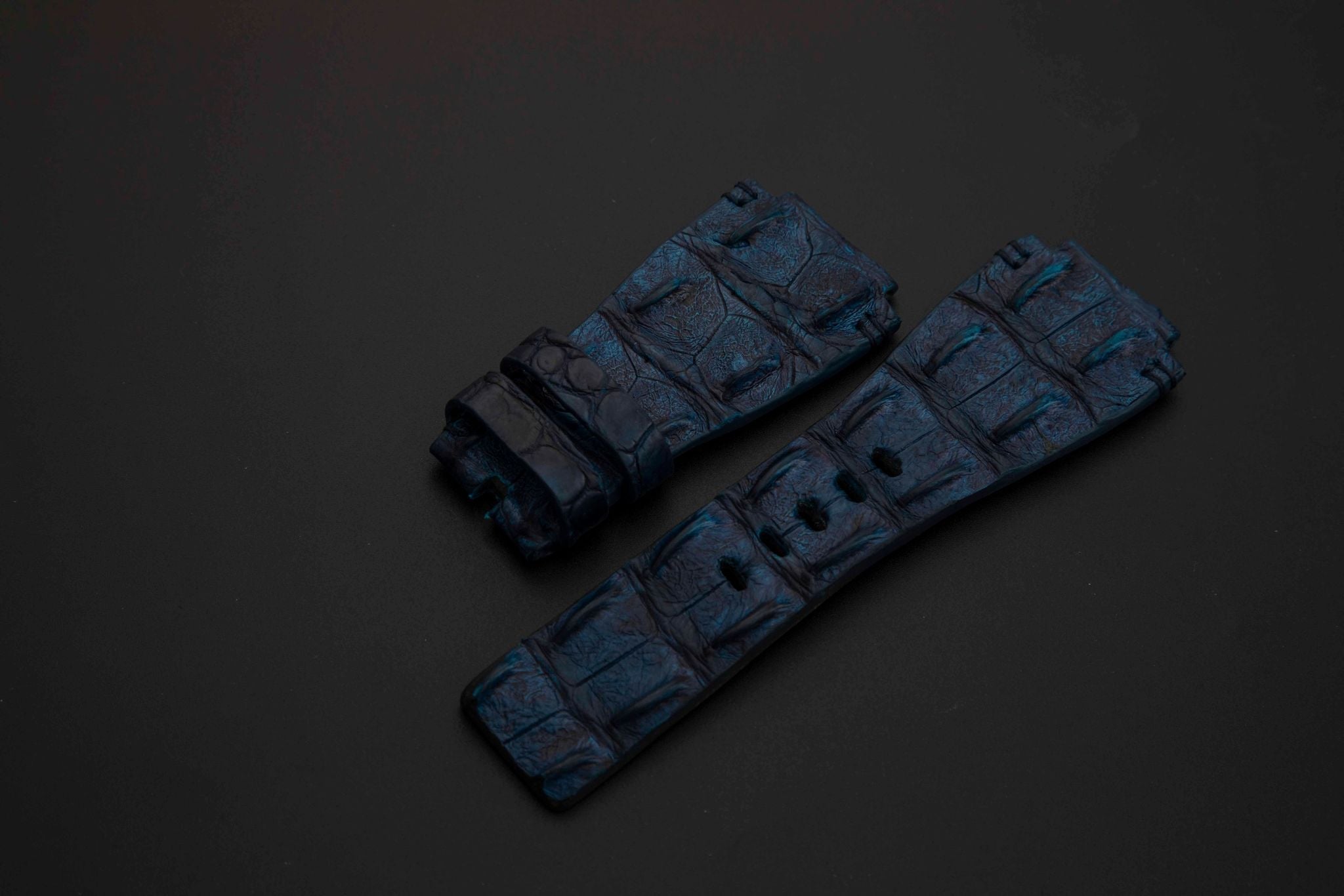 BLUE CROCODILE HORNBACK LEATHER STRAP