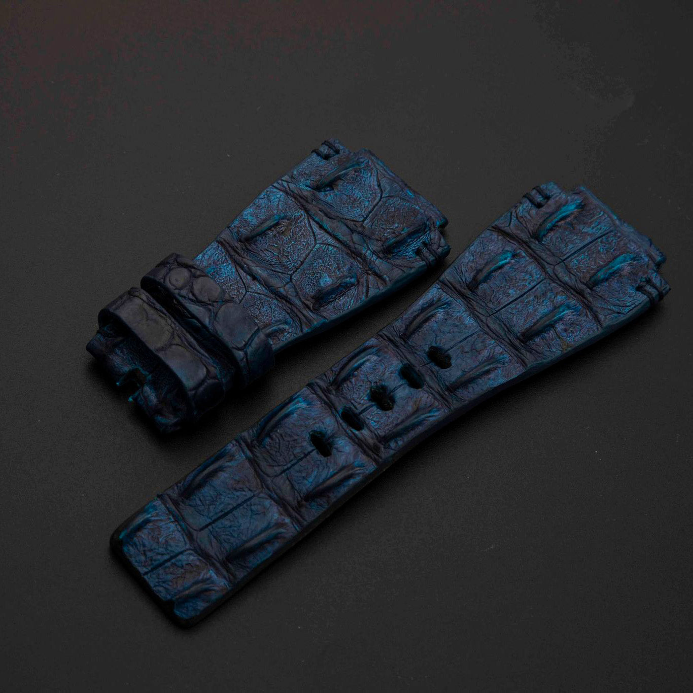BLUE CROCODILE HORNBACK LEATHER STRAP