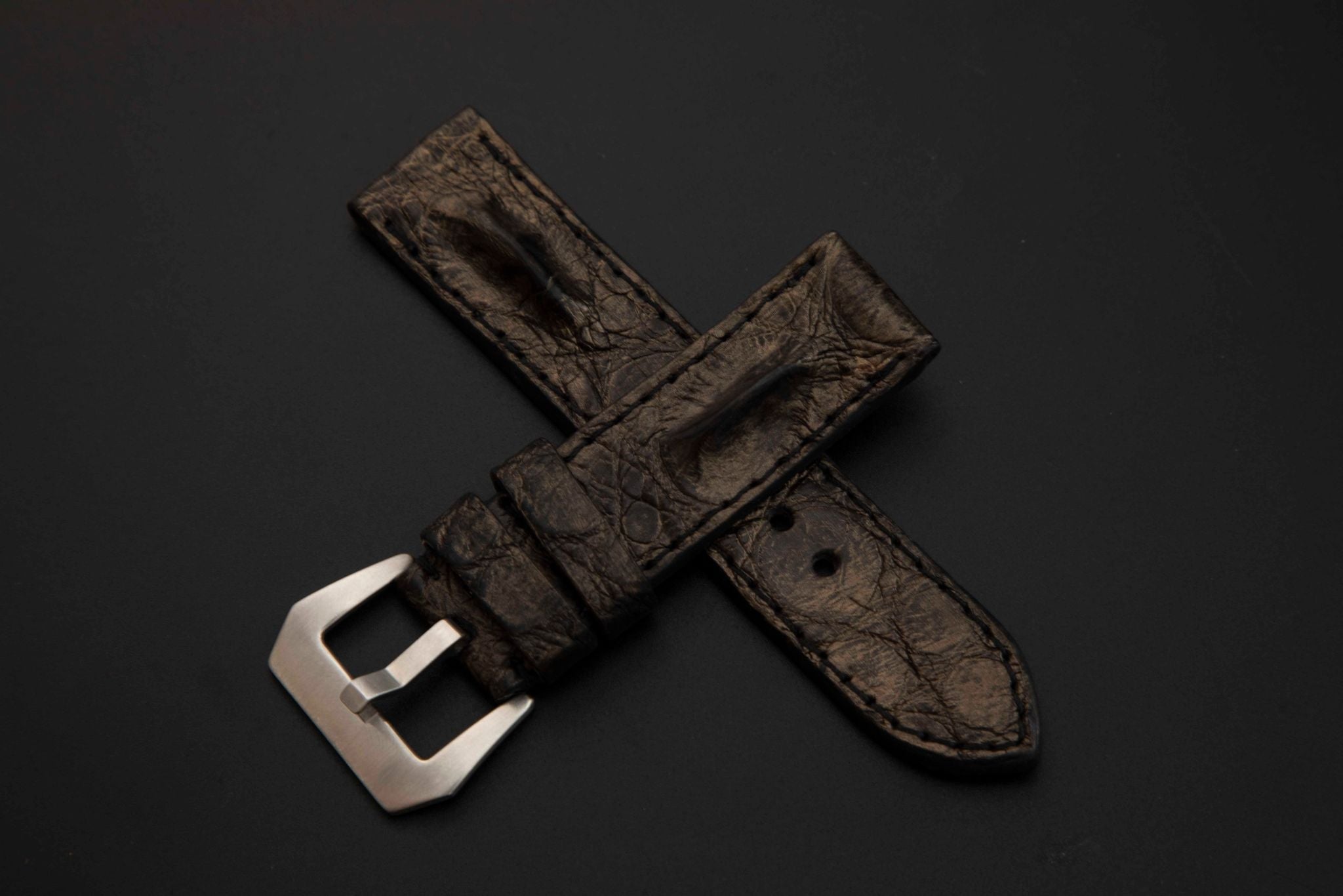BLACK&GOLD HORNBACK LEATHER STRAP
