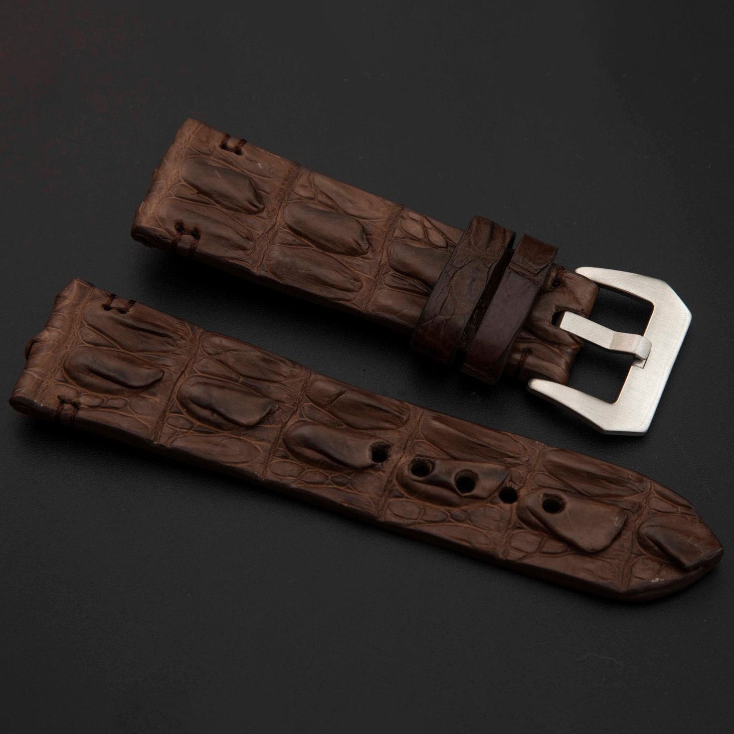 BROWN CROCODILE HORNBACK LEATHER STRAP