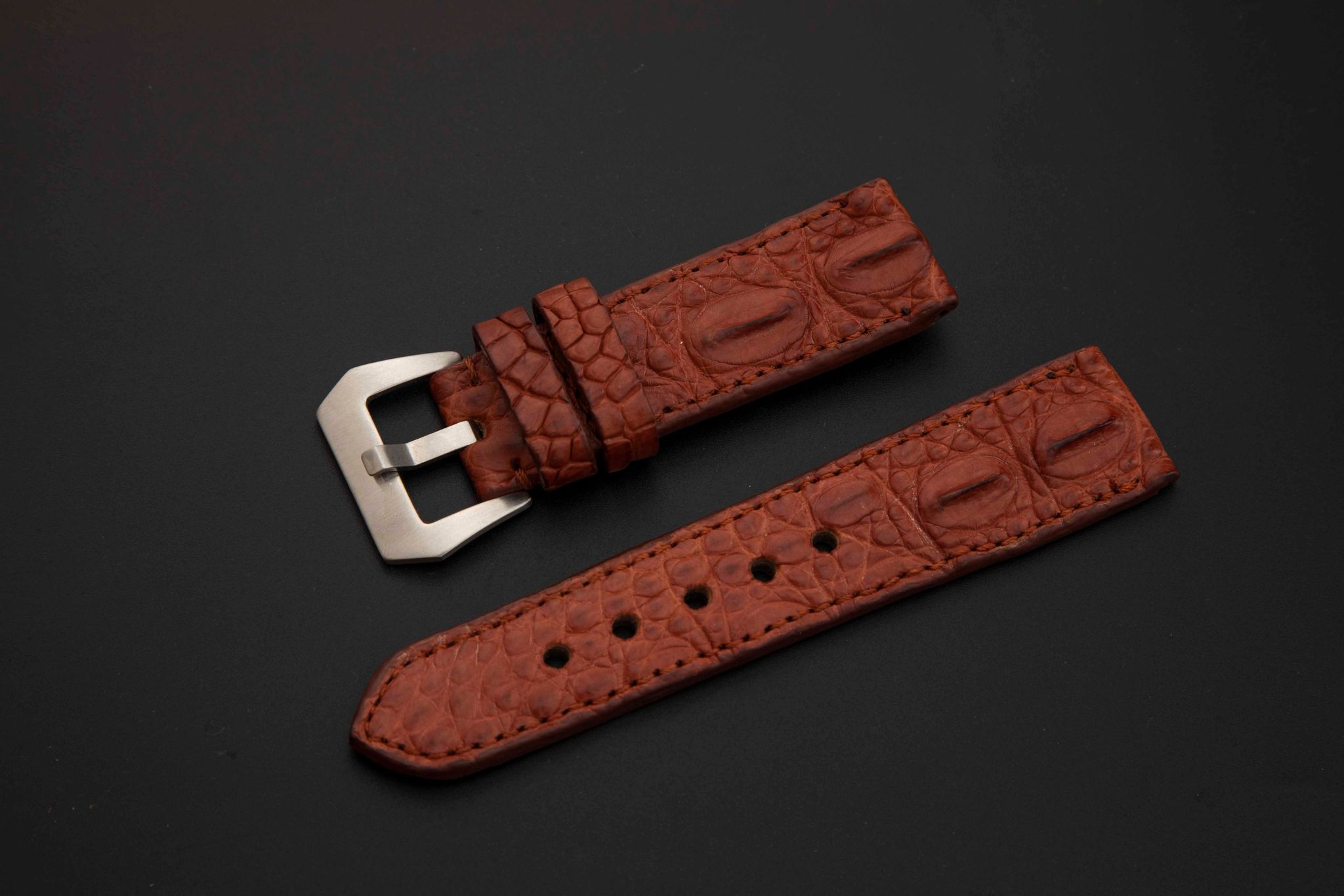 BROWN CROCODILE HORNBACK LEATHER STRAP