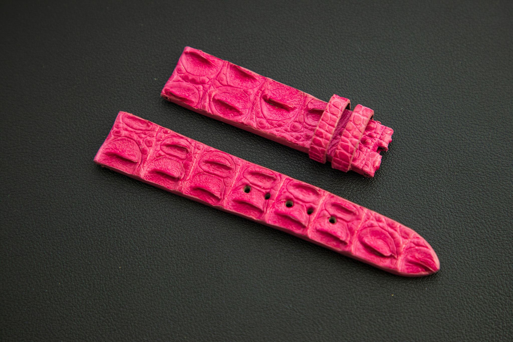 PINK CROCODILE HORNBACK LEATHER STRAP