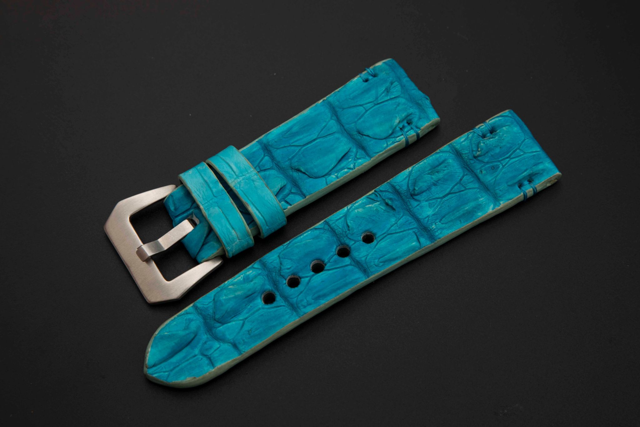 BLUE CROCODILE HORNBACK LEATHER STRAP