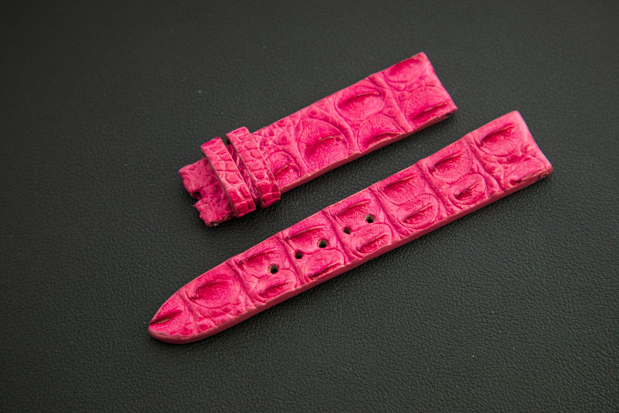 PINK CROCODILE HORNBACK LEATHER STRAP
