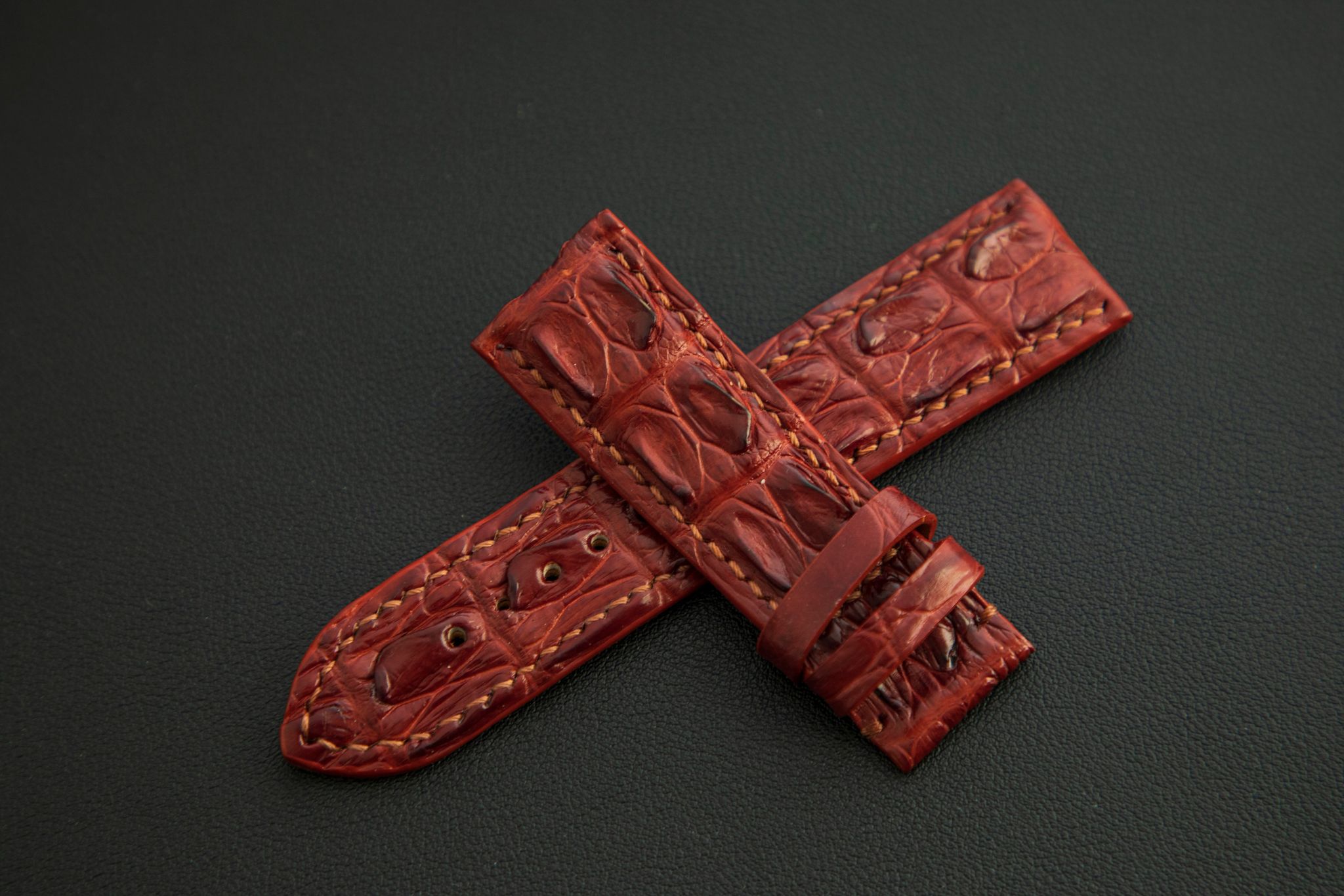BROWN CROCODILE HORNBACK LEATHER STRAP