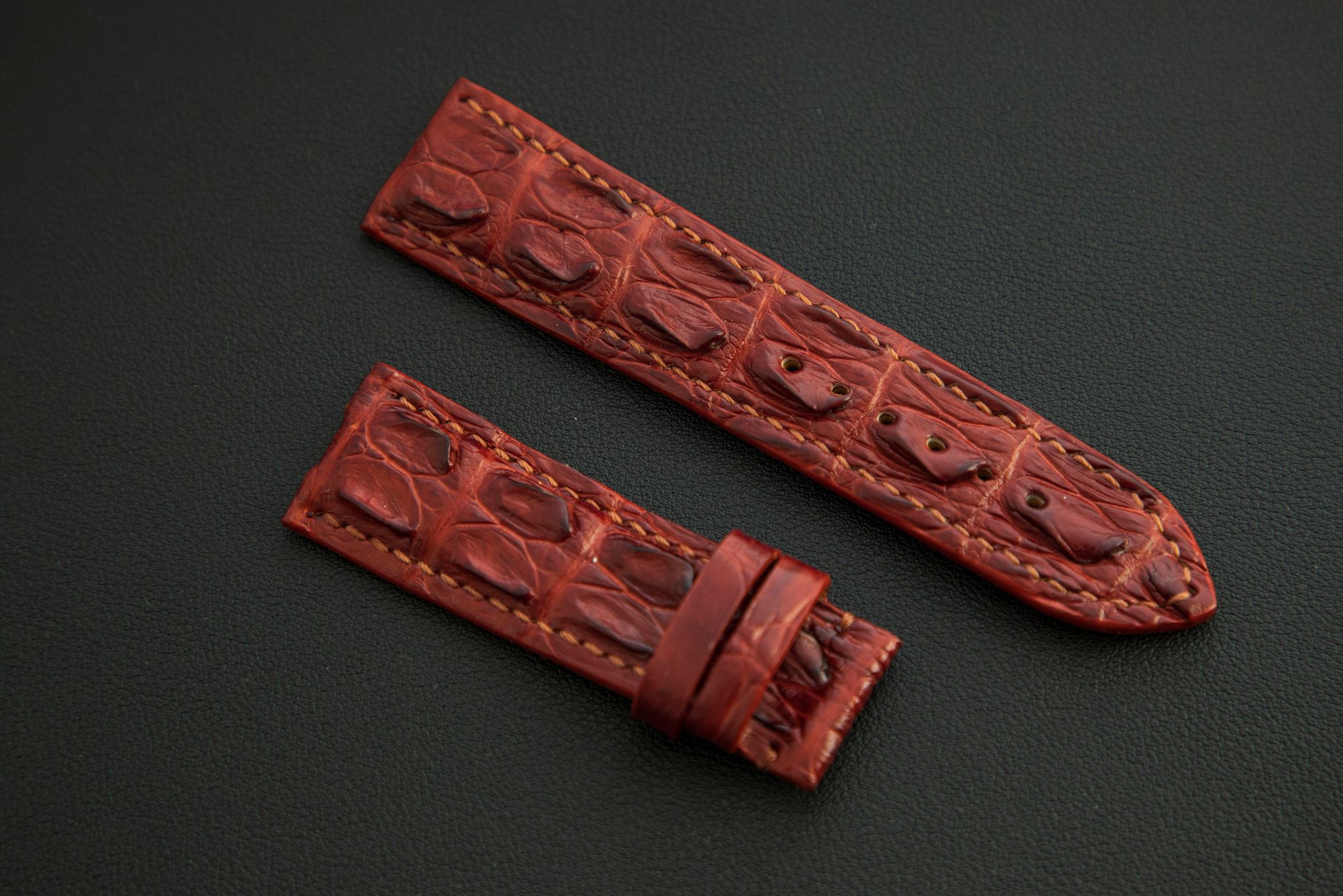 BROWN CROCODILE HORNBACK LEATHER STRAP