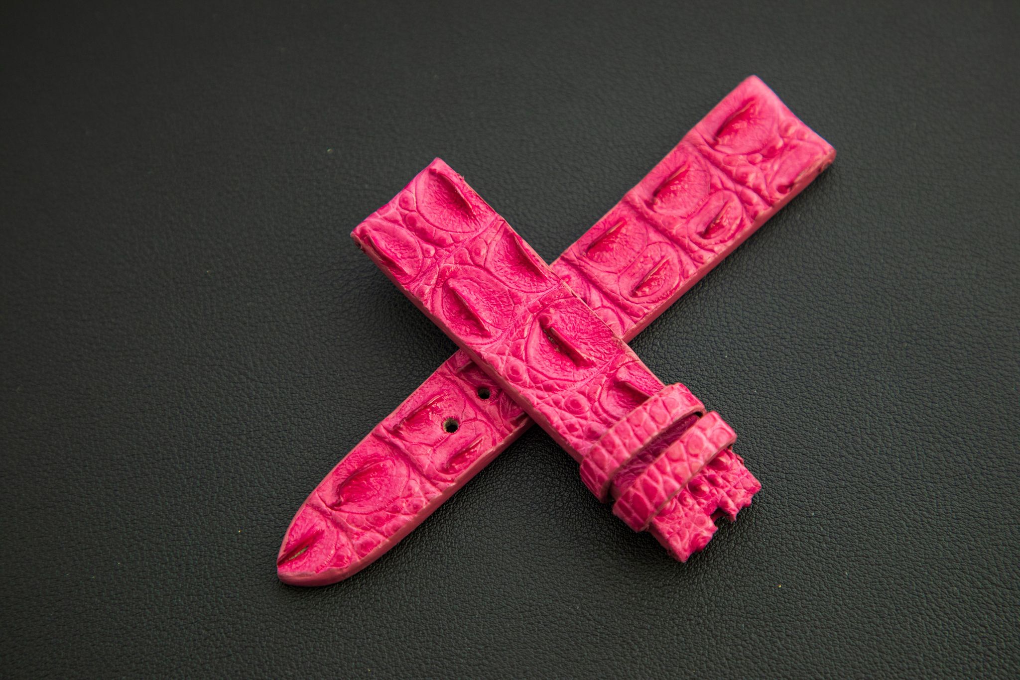 PINK CROCODILE HORNBACK LEATHER STRAP