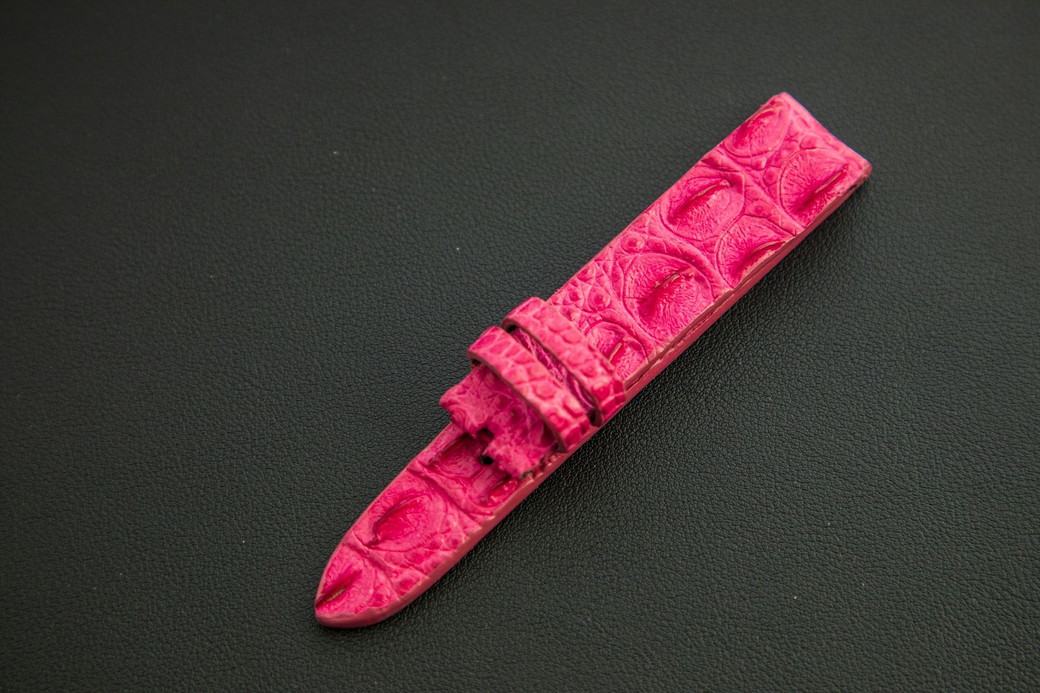 PINK CROCODILE HORNBACK LEATHER STRAP