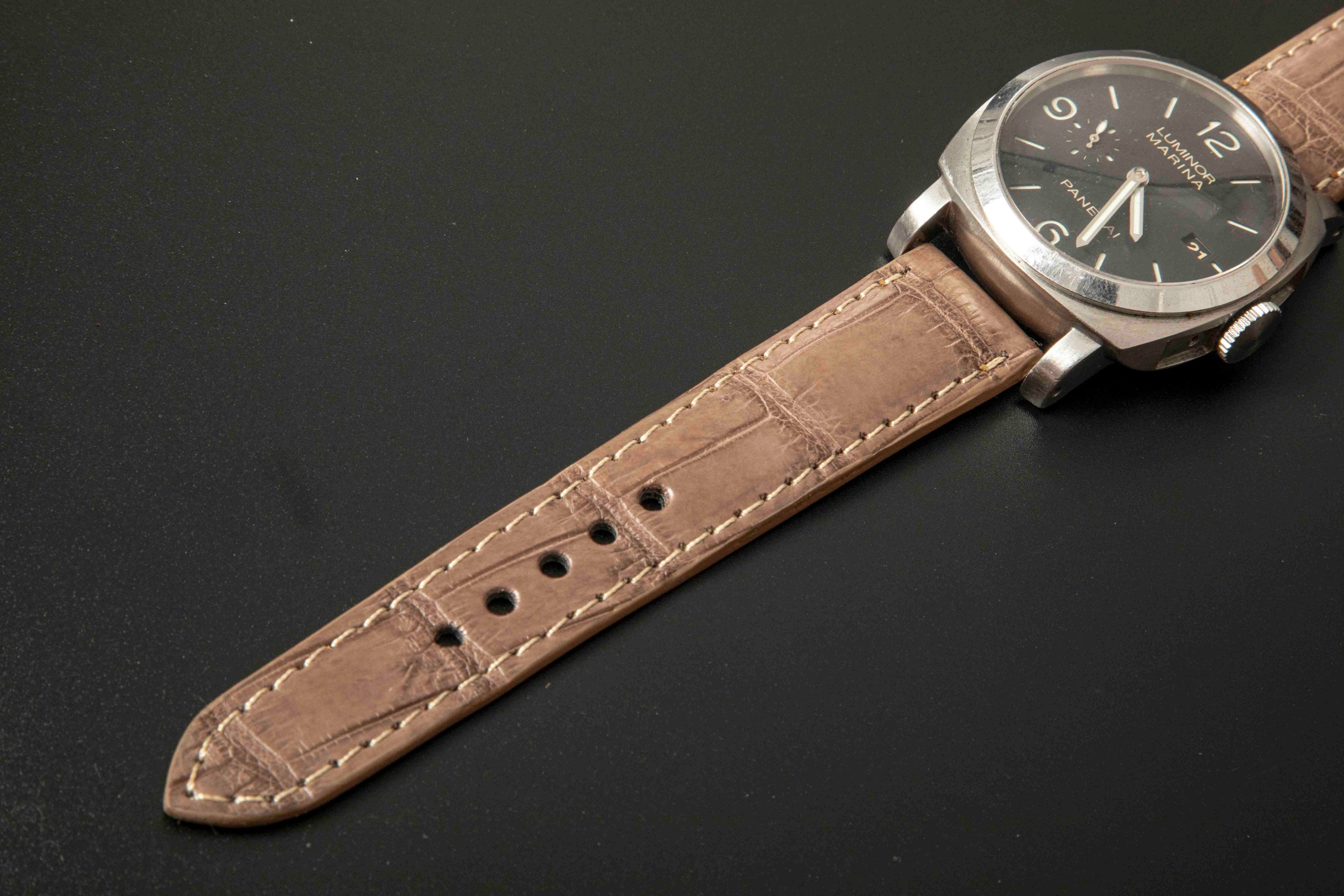 BEIGE CROCODILE BELLY LEATHER STRAP