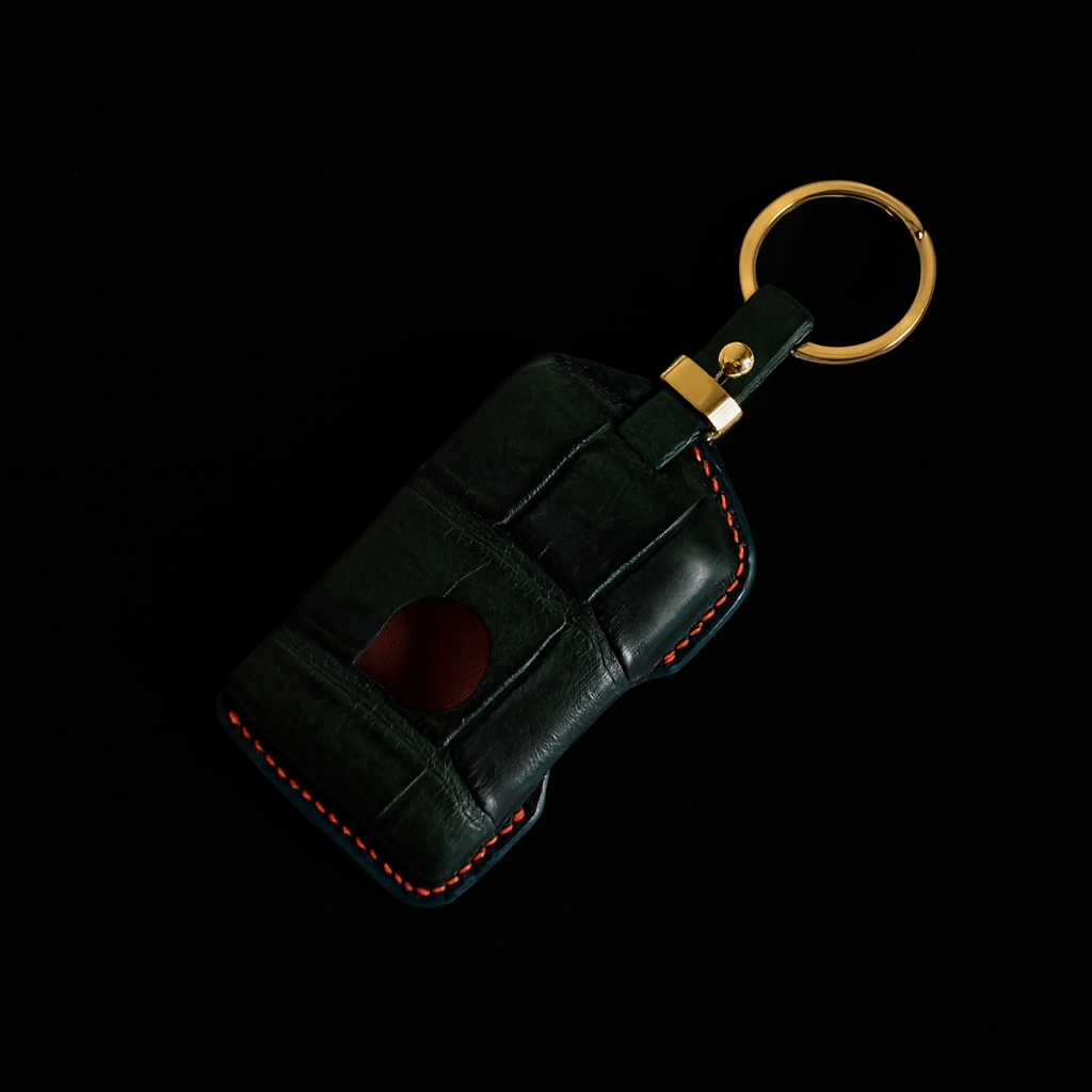 GREEN HANDMADE LEATHER KEY CASE FOR VOLVO