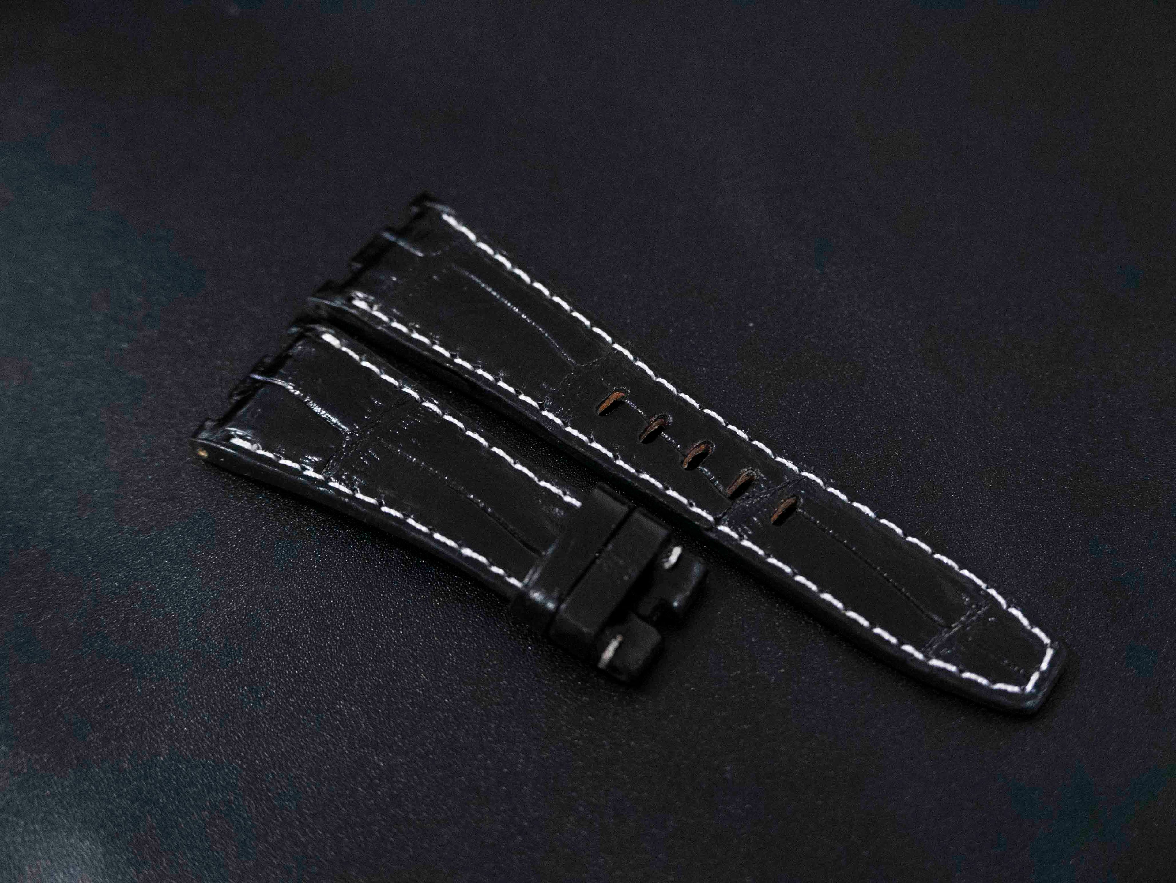 BLACK CROCODILE BELLY LEATHER STRAP