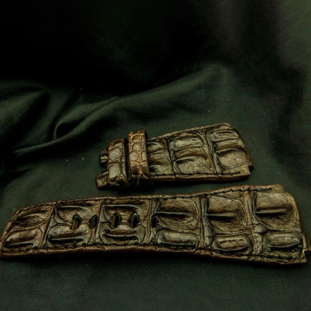 BROWN CROCODILE HORNBACK LEATHER STRAP