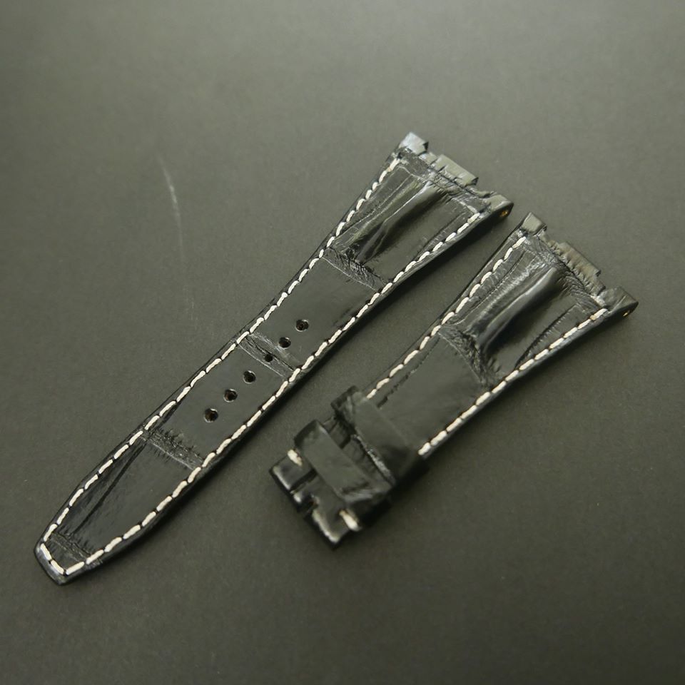 BLACK CROCODILE HORNBACK LEATHER STRAP